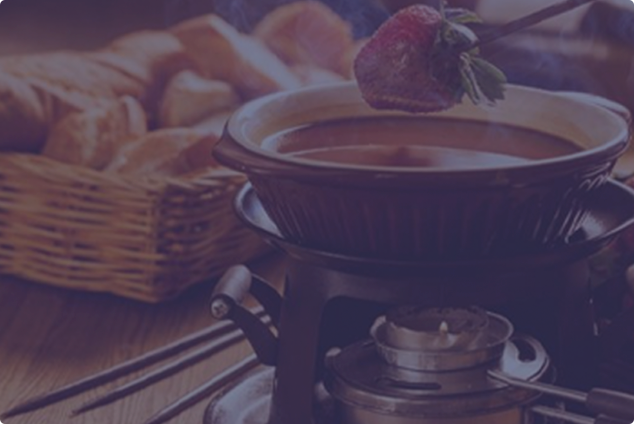 Sequência de Fondue com Chocolate Preto e Branco no Charmoso Versoi Fondue a partir de SÓ R$69,90! Mercosul Anúncios